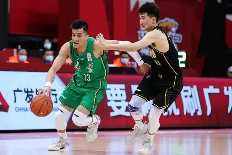 将于8月9日上映，由滕华涛执导，根据江南同名小说改编，鹿晗、舒淇领衔主演，石凉、高以翔、王宫良、王森、孙嘉灵主演的科幻战争电影《上海堡垒》今日曝光终极海报